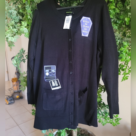 Sweater - Picture 2 of 5